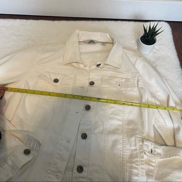 L.L. Bean White Jean Jacket - Picture 4 of 7